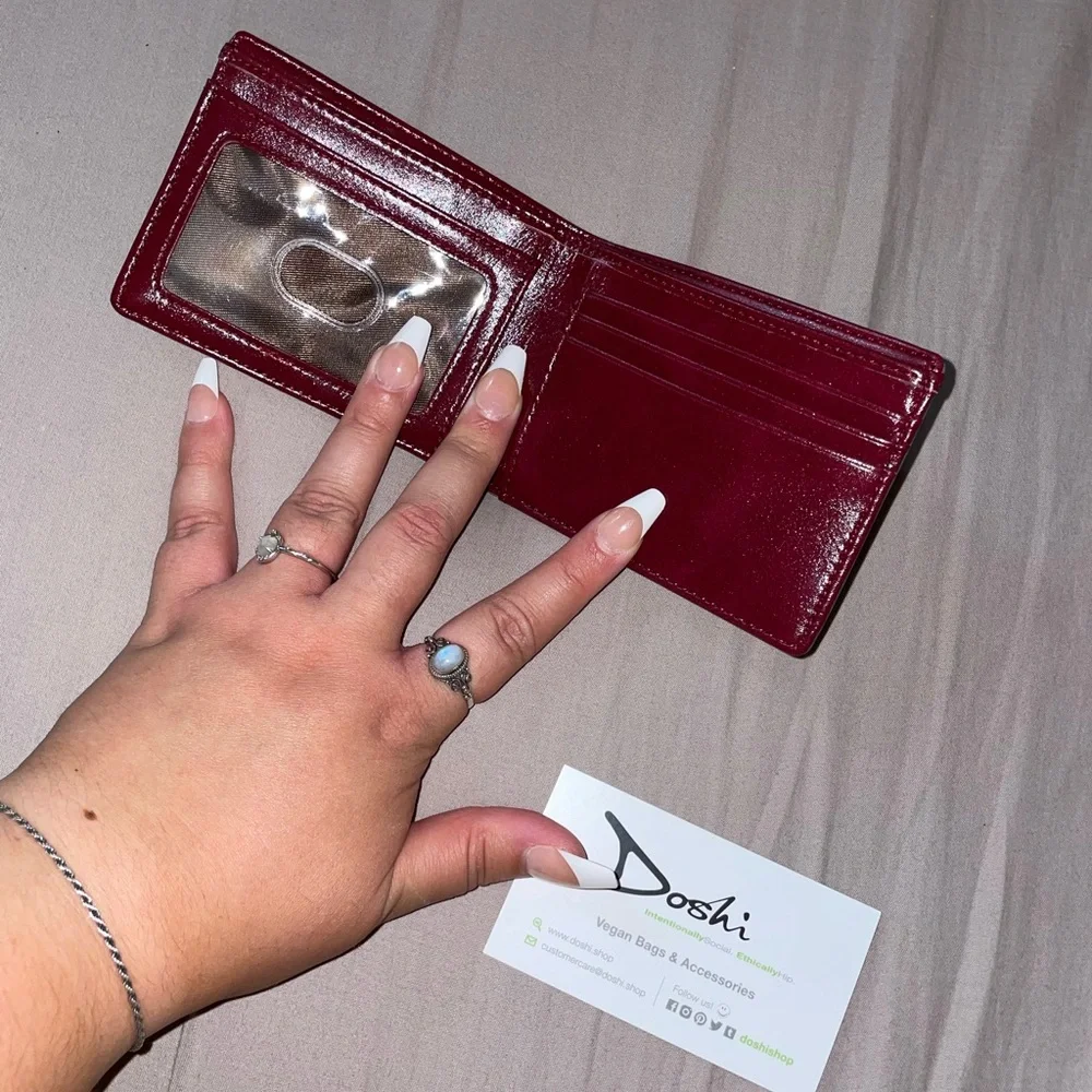 BNIB Doshi Vegan Leather Grey Gender Neutral Slim Wallet Red Interior